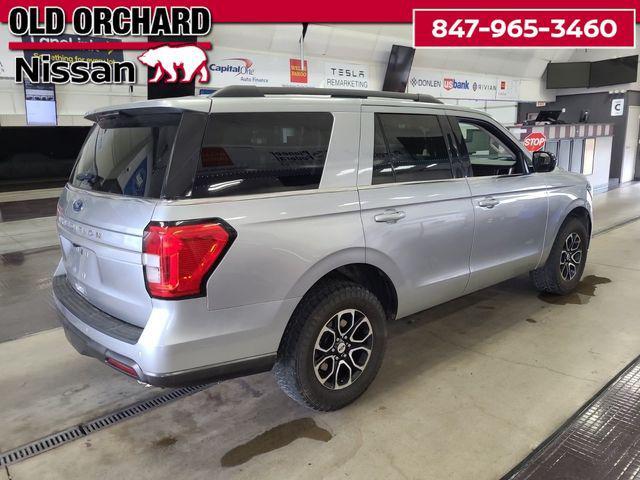 Photo of 2022 Iconic Silver Metallic Ford Expedition