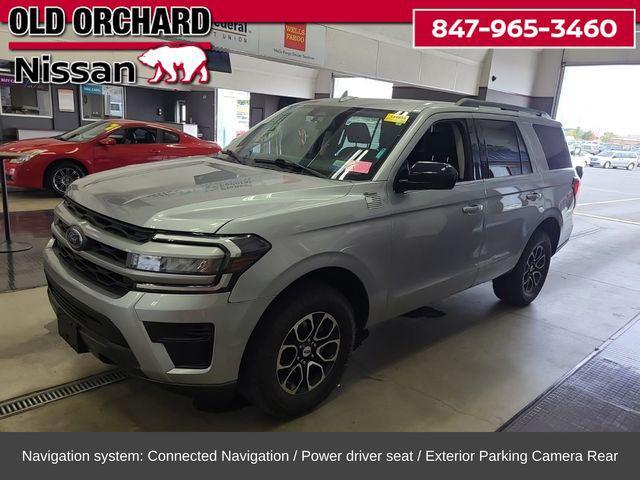 Photo of 2022 Iconic Silver Metallic Ford Expedition