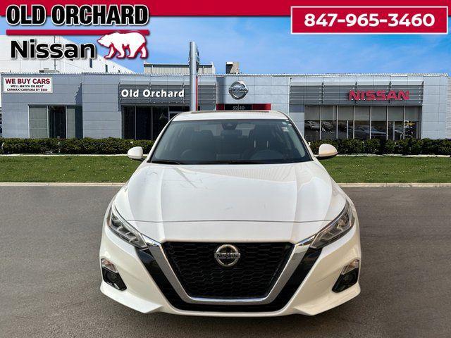 Photo of 2022 Pearl White Tricoat Nissan Altima