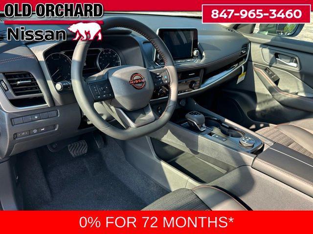 Photo of 2026 Everest White Pearl Tricoat Nissan Rogue