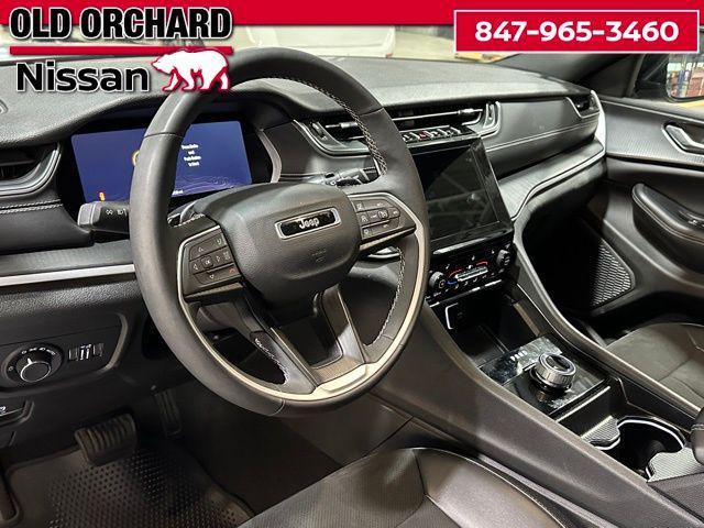Photo of 2024 Silver Zynith Jeep Grand Cherokee L