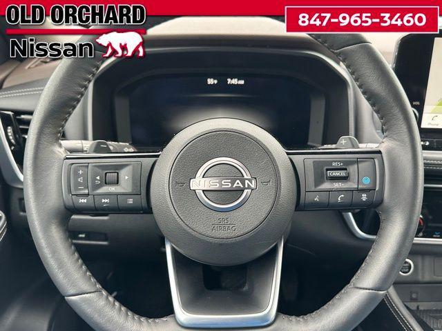 Photo of 2022 Super Black Nissan Rogue