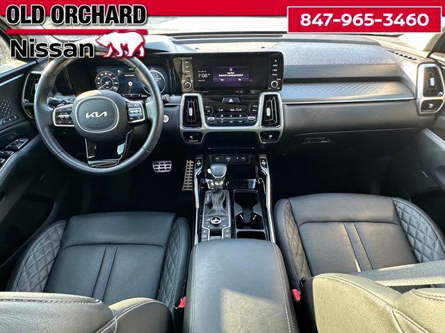 Photo of 2023 Everlasting Silver Kia Sorento