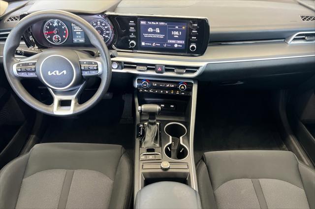 Photo of 2023 Glacial White Pearl Kia K5
