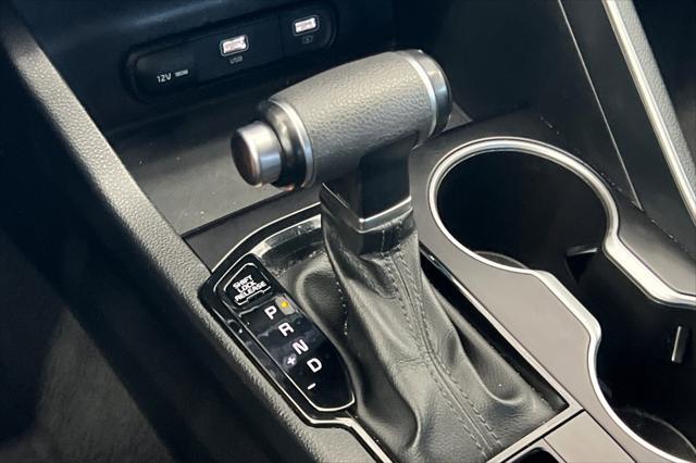 Photo of 2023 Glacial White Pearl Kia K5