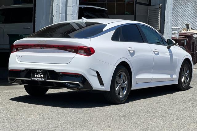 Photo of 2023 Glacial White Pearl Kia K5