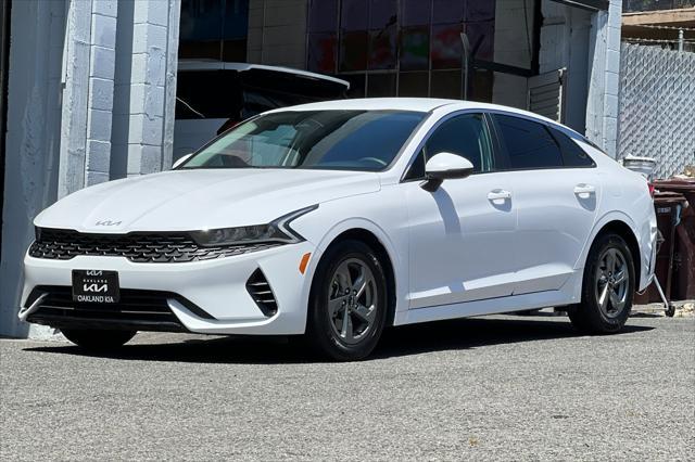 Photo of 2023 Glacial White Pearl Kia K5