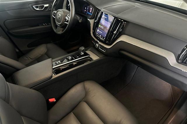 Photo of 2025 Onyx Black Volvo XC60