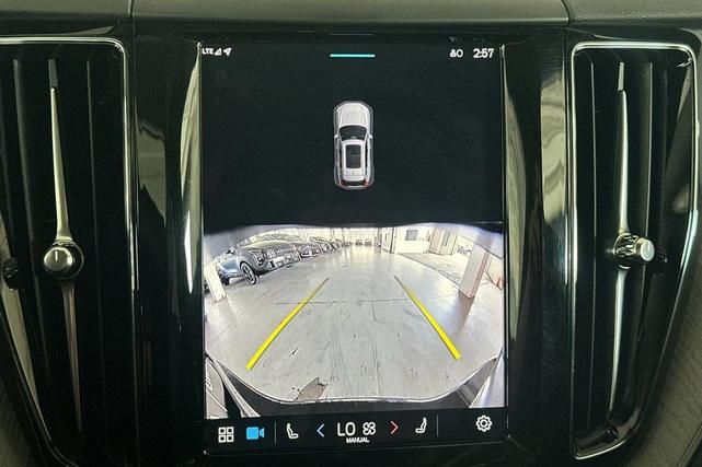 Photo of 2025 Onyx Black Volvo XC60