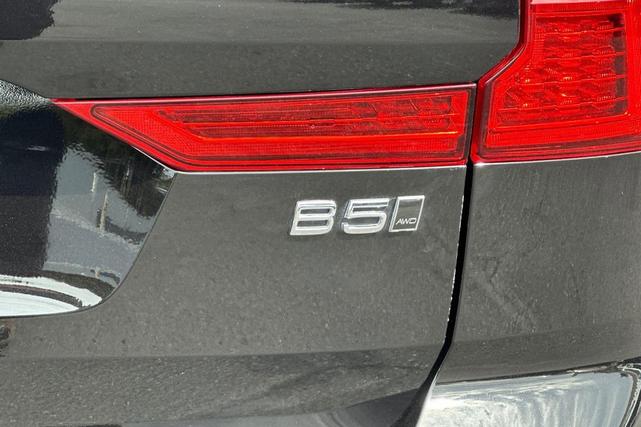 Photo of 2025 Onyx Black Volvo XC60