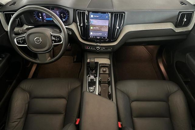 Photo of 2025 Onyx Black Volvo XC60