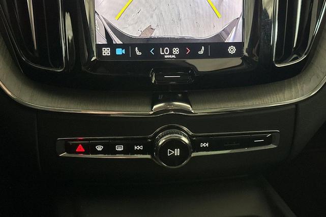 Photo of 2025 Onyx Black Volvo XC60