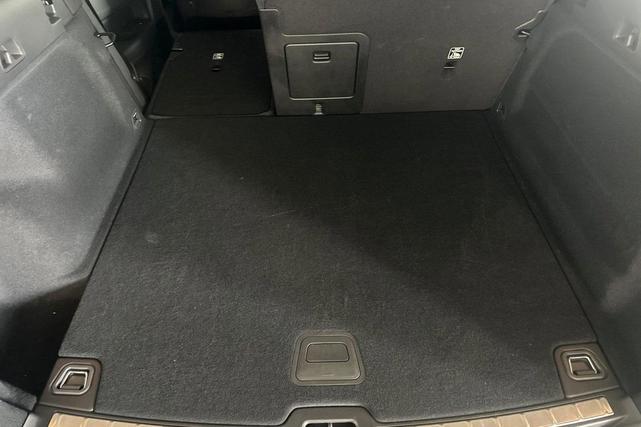 Photo of 2025 Onyx Black Volvo XC60