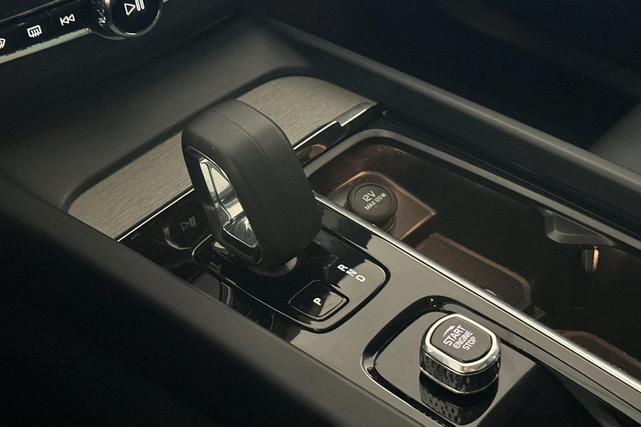Photo of 2025 Onyx Black Volvo XC60
