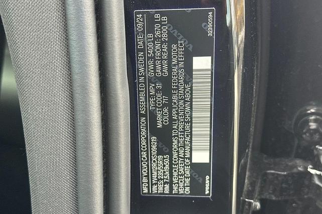 Photo of 2025 Onyx Black Volvo XC60