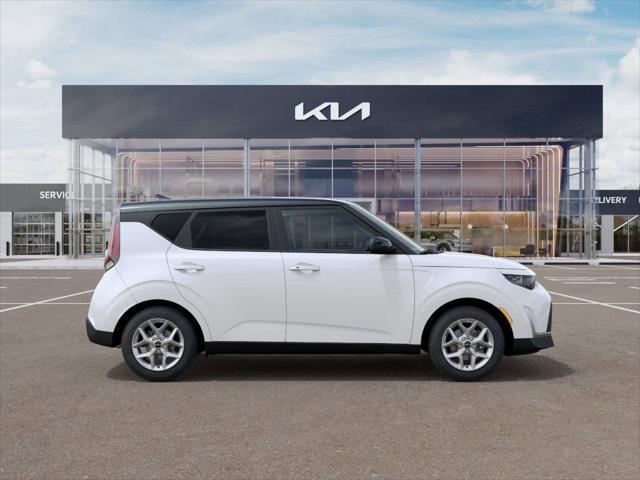 Photo of 2025 Clear White/Black Roof Kia Soul