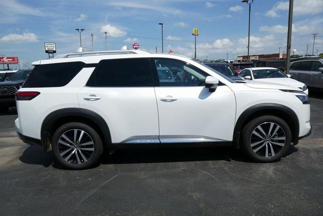 Photo of 2025 Everest White P Nissan Pathfinder