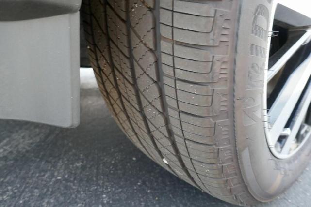 Photo of 2025 Everest White P Nissan Pathfinder