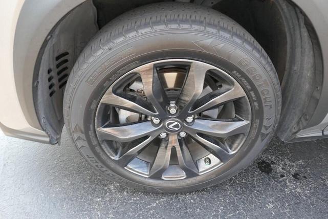 Photo of 2017 Atomic Silver Lexus NX 200t