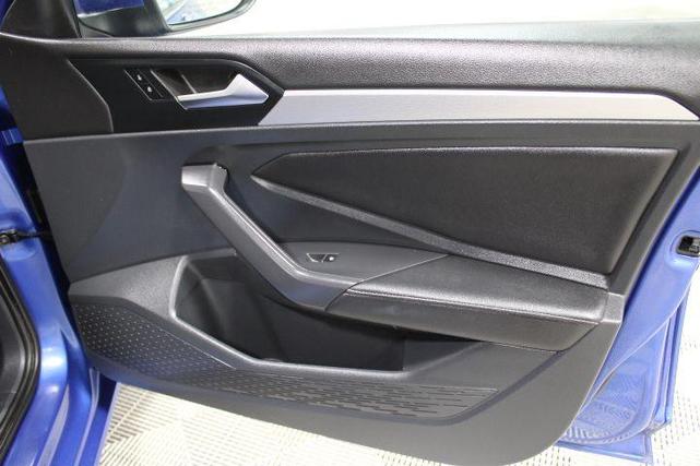 Photo of 2022 Rising Blue Metallic Volkswagen Jetta