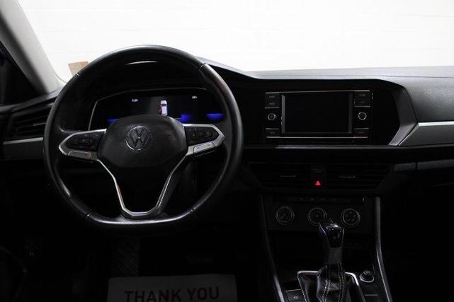 Photo of 2022 Rising Blue Metallic Volkswagen Jetta