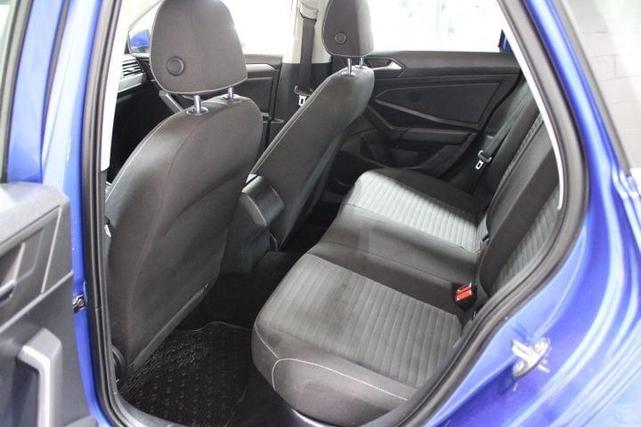 Photo of 2022 Rising Blue Metallic Volkswagen Jetta