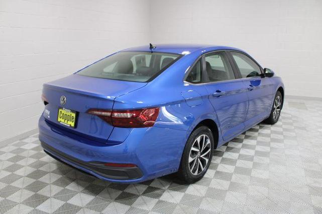 Photo of 2022 Rising Blue Metallic Volkswagen Jetta