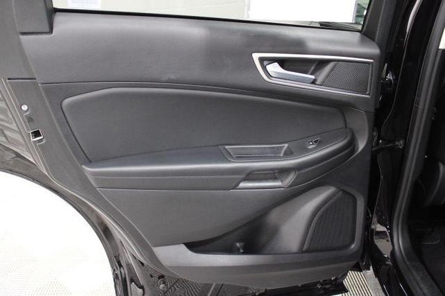 Photo of 2024 Agate Black Ford Edge