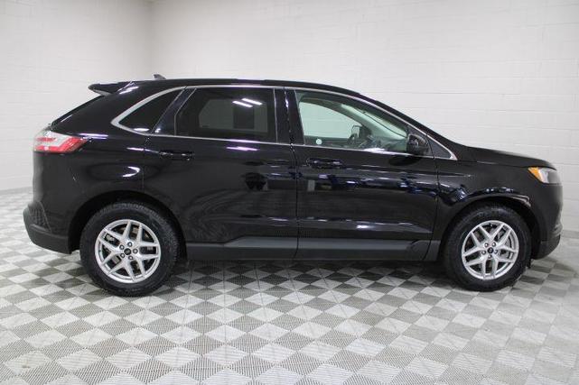 Photo of 2024 Agate Black Ford Edge