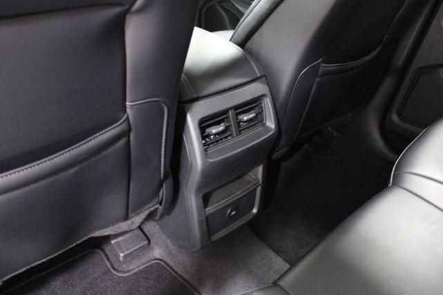 Photo of 2024 Agate Black Ford Edge