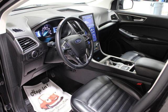 Photo of 2024 Agate Black Ford Edge