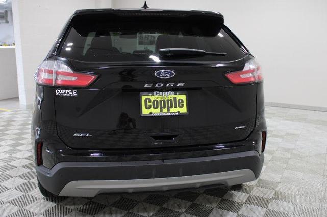 Photo of 2024 Agate Black Ford Edge