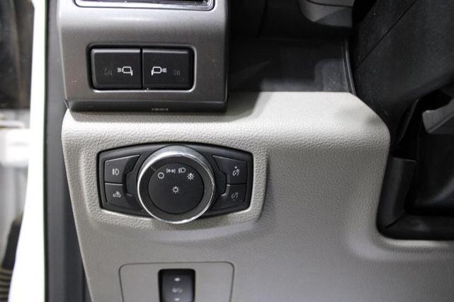 Photo of 2019 Oxford White Ford F-250