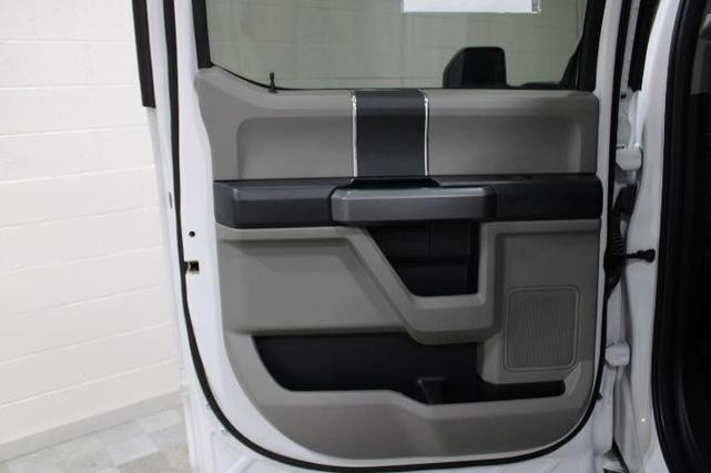 Photo of 2019 Oxford White Ford F-250