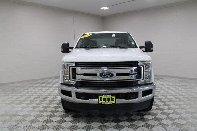Photo of 2019 Oxford White Ford F-250