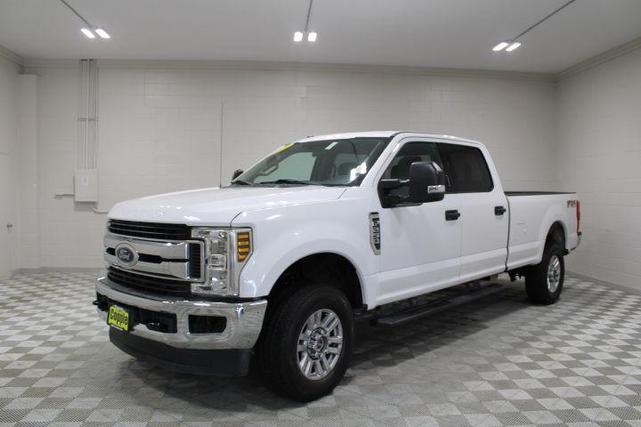 Photo of 2019 Oxford White Ford F-250