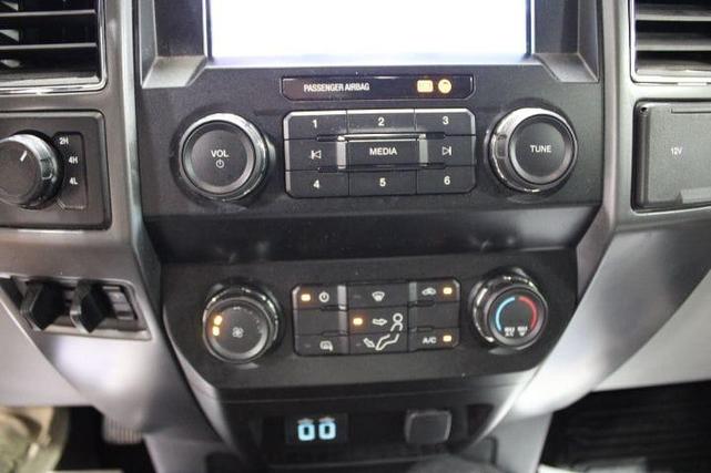 Photo of 2019 Oxford White Ford F-250