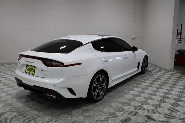 Photo of 2021 Snow White Pearl Kia Stinger