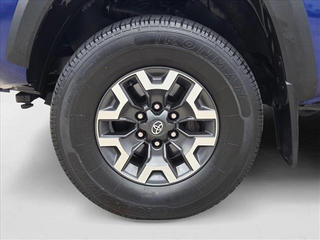Photo of 2022 Blue Crush Metallic Toyota Tacoma