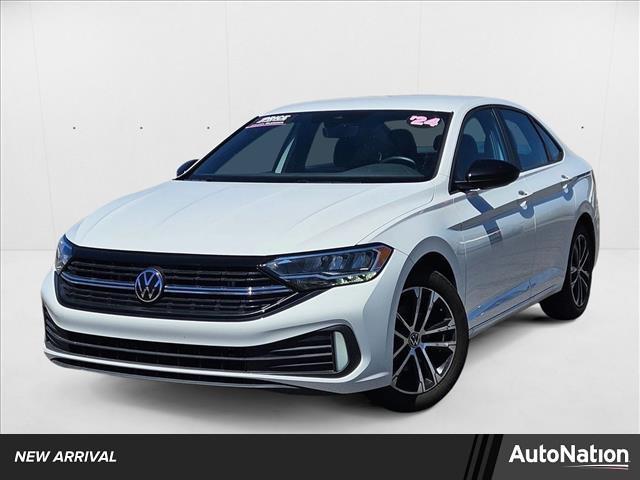 Photo of 2024 Pure White Volkswagen Jetta