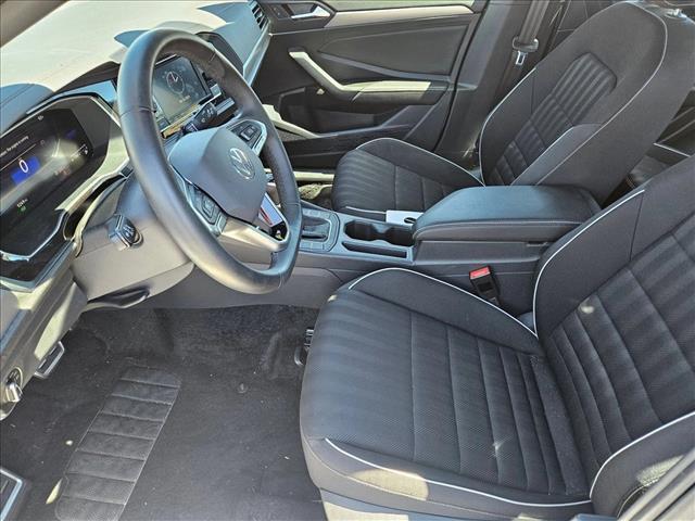 Photo of 2024 Pure White Volkswagen Jetta