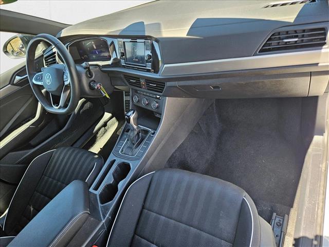 Photo of 2024 Pure White Volkswagen Jetta