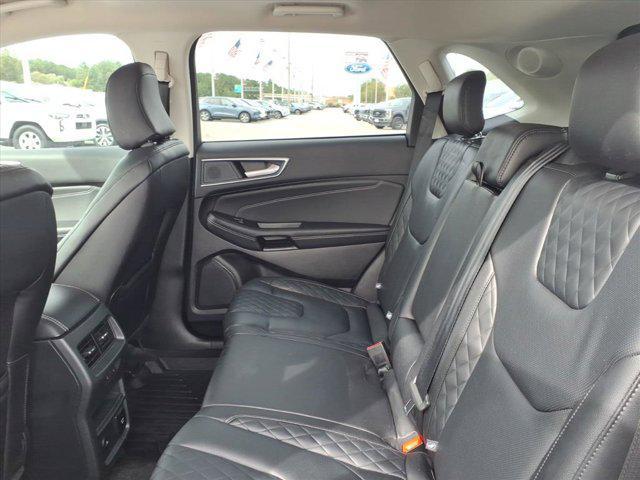 Photo of 2024 Star White Metallic Tri-Coat Ford Edge