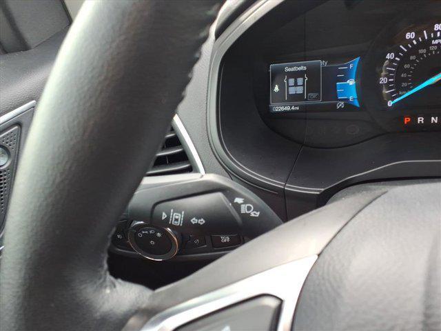 Photo of 2024 Star White Metallic Tri-Coat Ford Edge