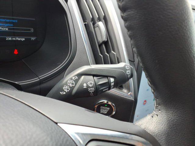 Photo of 2024 Star White Metallic Tri-Coat Ford Edge