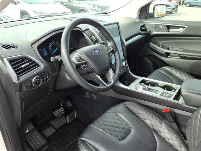 Photo of 2024 Star White Metallic Tri-Coat Ford Edge