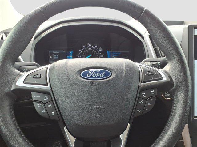 Photo of 2024 Star White Metallic Tri-Coat Ford Edge