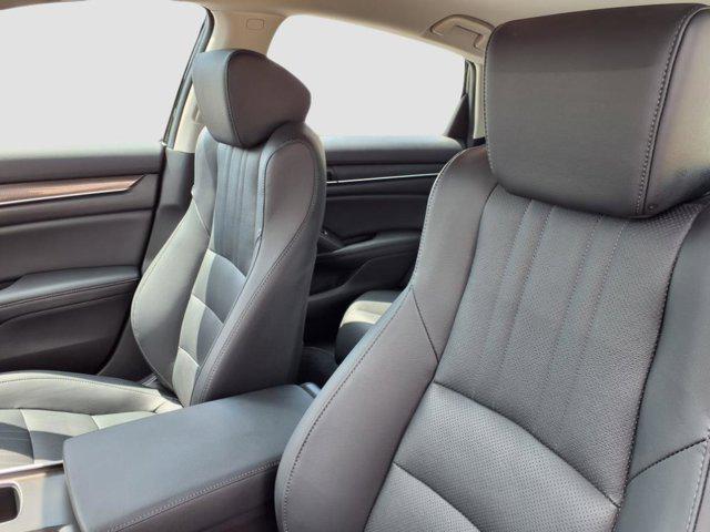Photo of 2022 Crystal Black Pearl Honda Accord