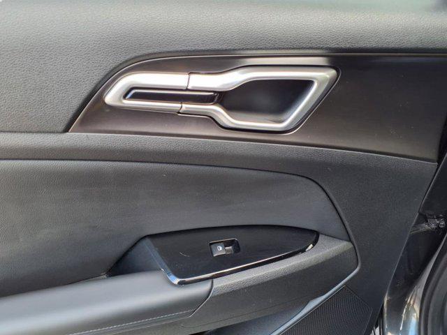 Photo of 2023 Gravity Gray Kia Sportage