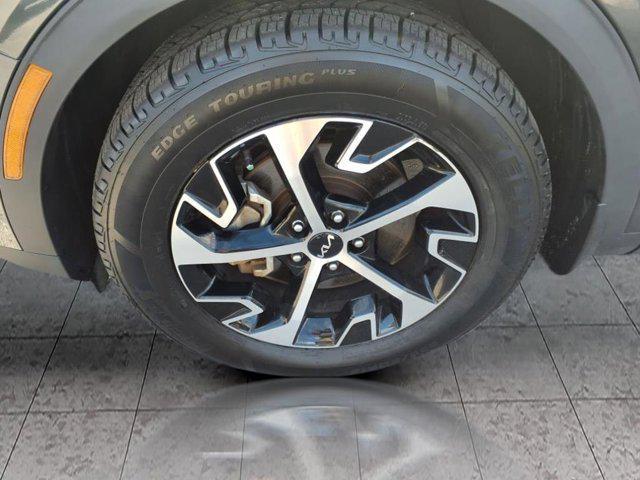 Photo of 2023 Gravity Gray Kia Sportage